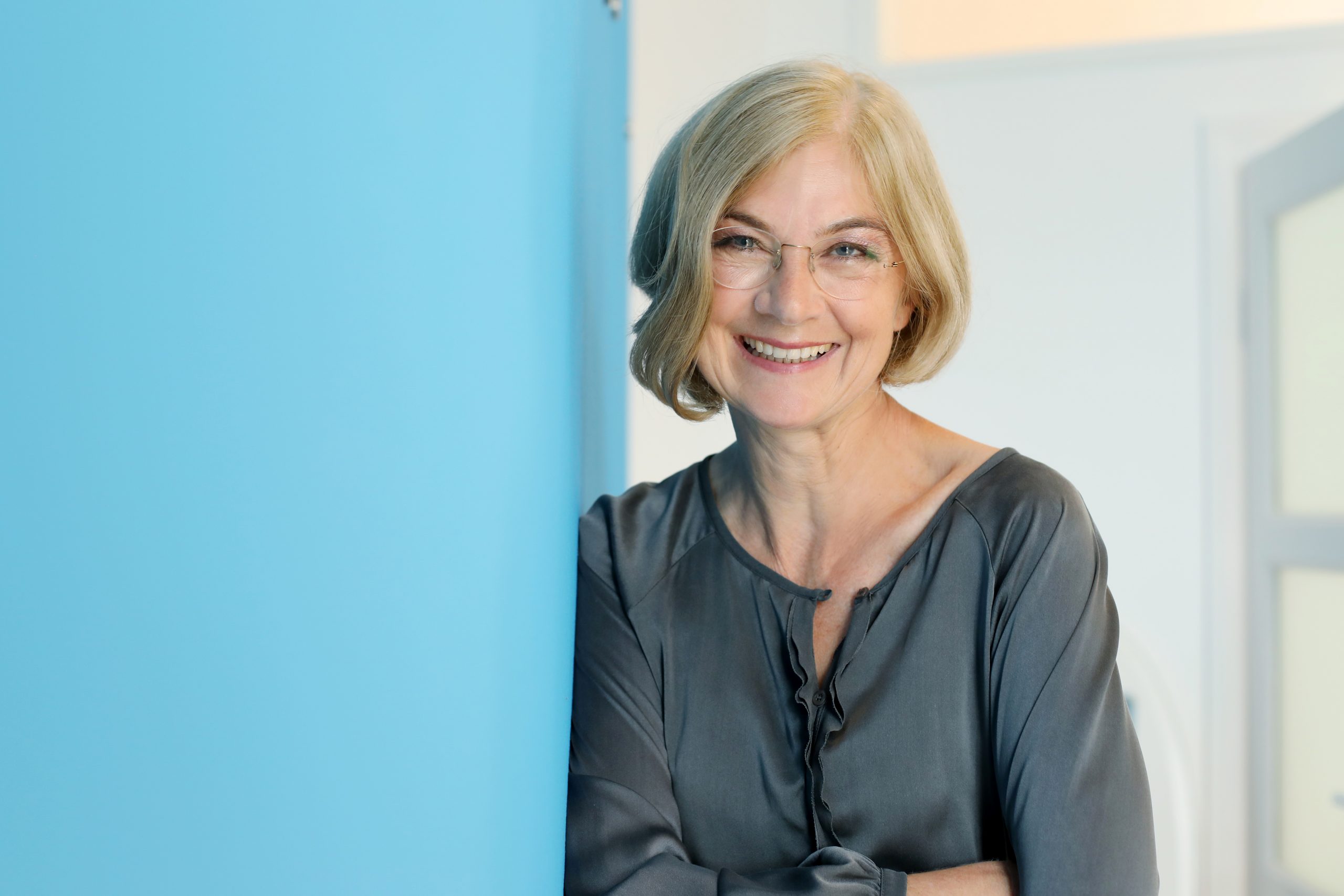 Portrait von der Karriereberaterin Melanie Schumacher in ihrem Bonner Büro